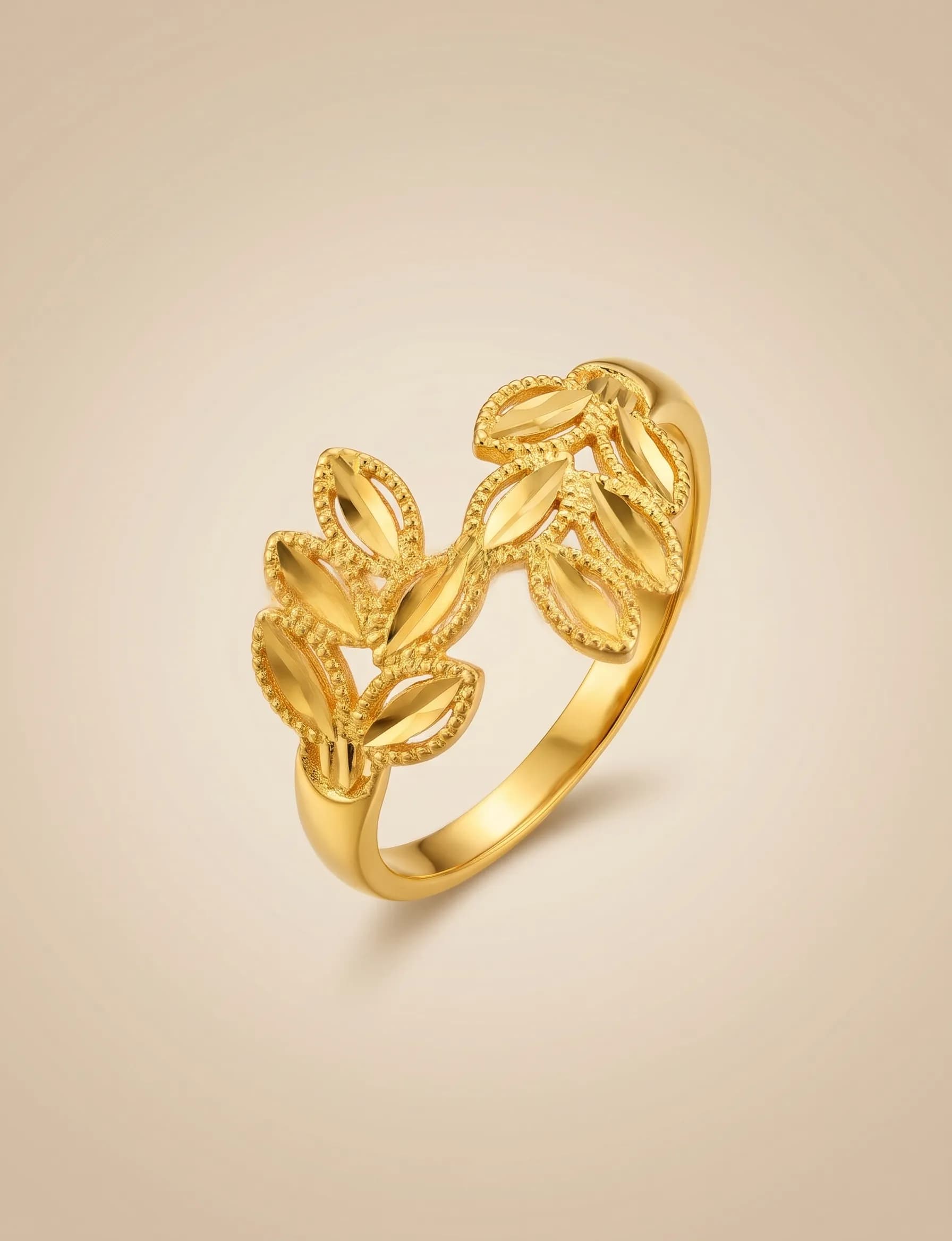 Leaf design gold band ring